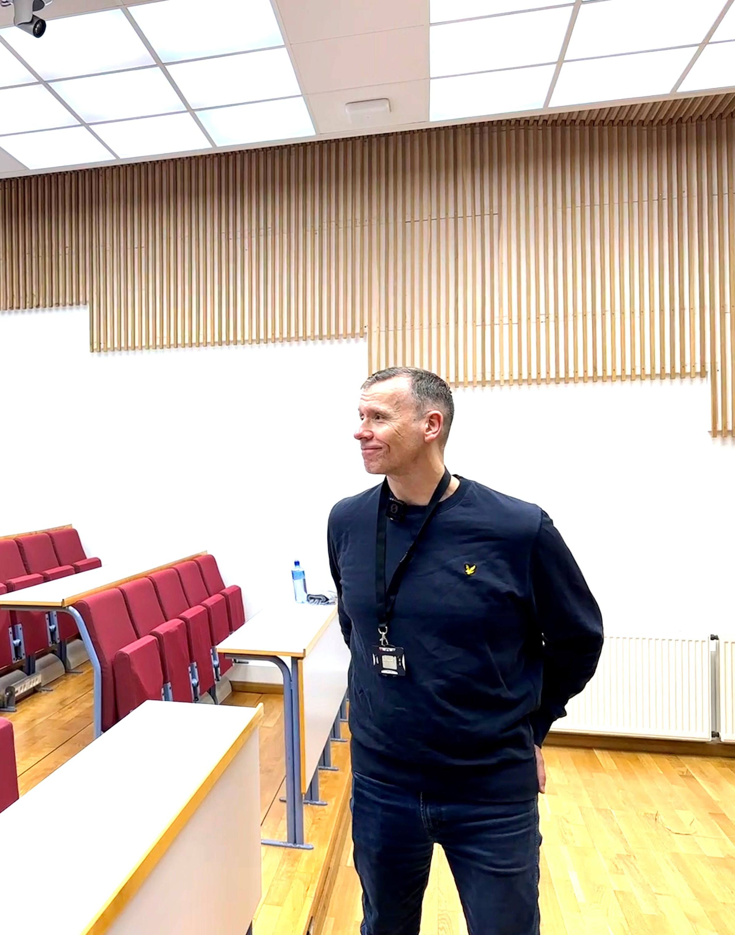 Professor Pallesen at the Department of Psychosocial Science, University of Bergen.jpg