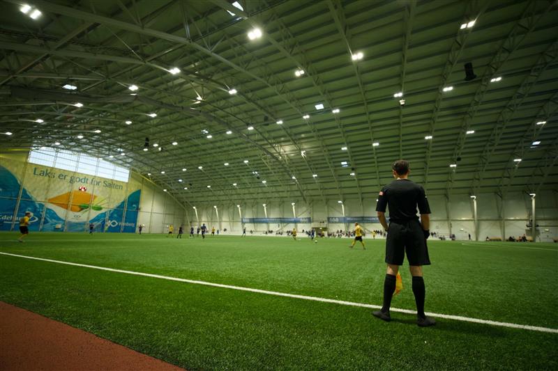 SKS Arena with linesman.jpg